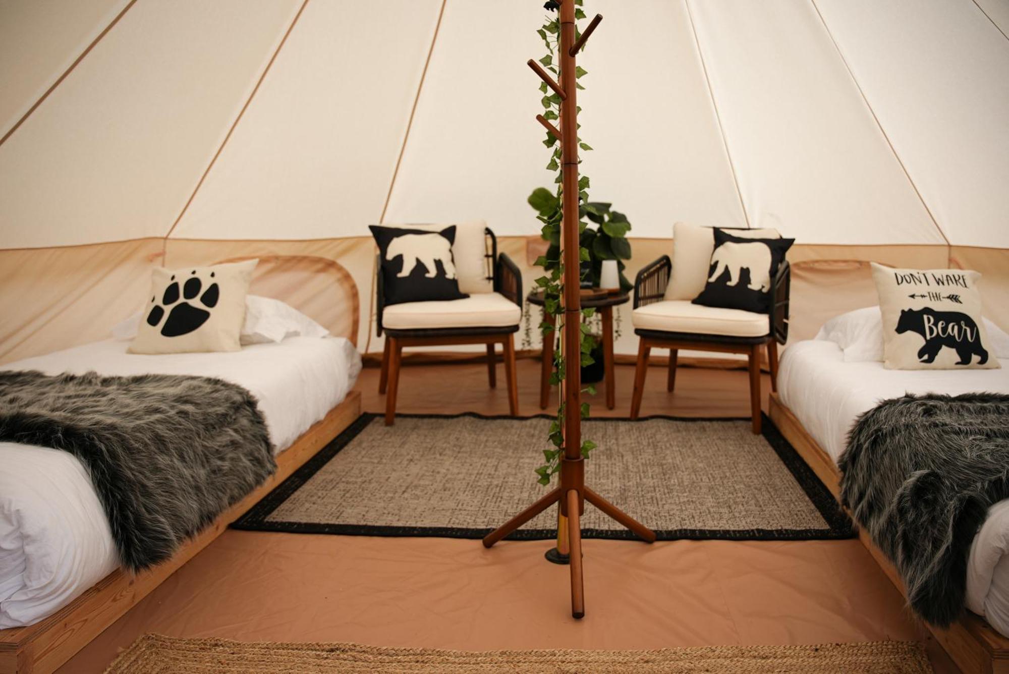 Grotto Getaway 호텔 Miller Lake 외부 사진
